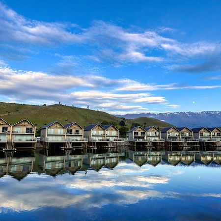 Marsden Lake Resort Central Otago Cromwell Exterior foto The Jack's Point clubhouse